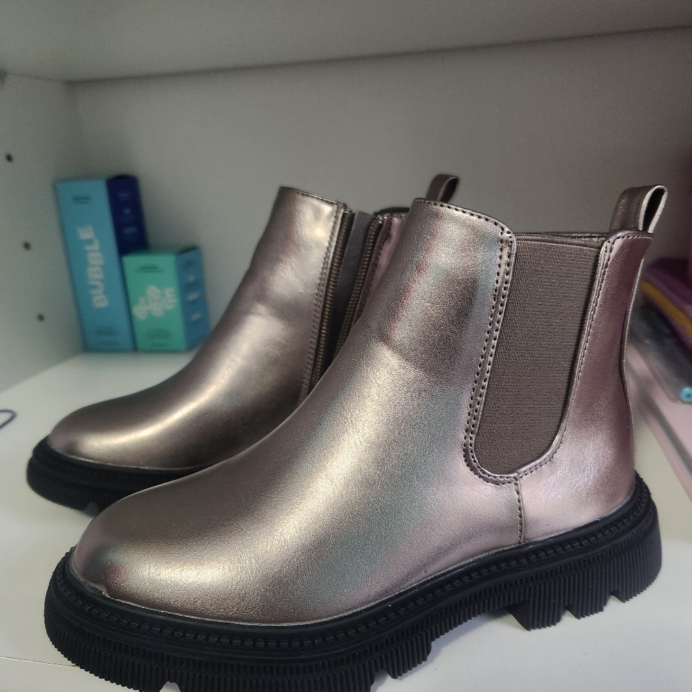 Tahari Girl boots size 13 , metalic